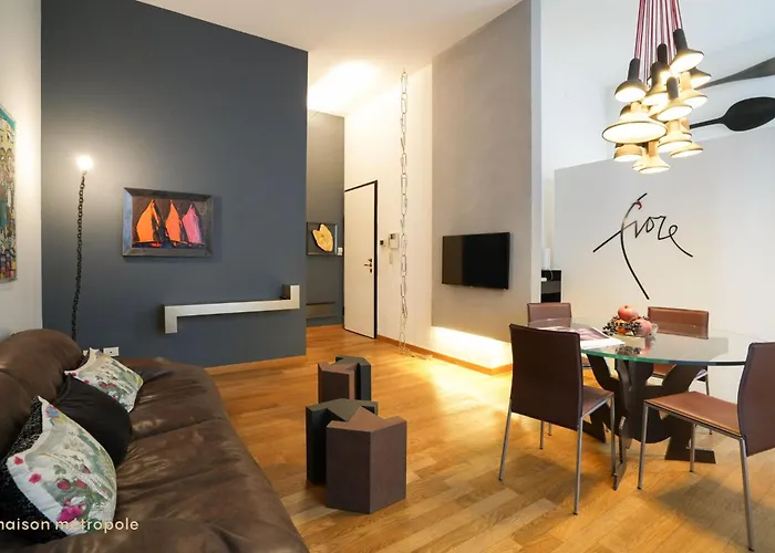 Garibaldi Center Apartment